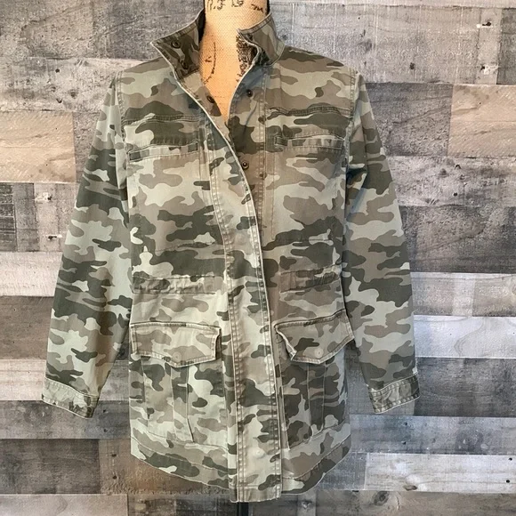 Universal Thread Camouflage Jacket - Picture 12 of 15